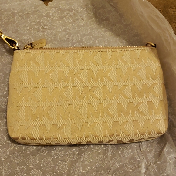 Authentic Michael Kors wrist bag - Picture 2 of 5